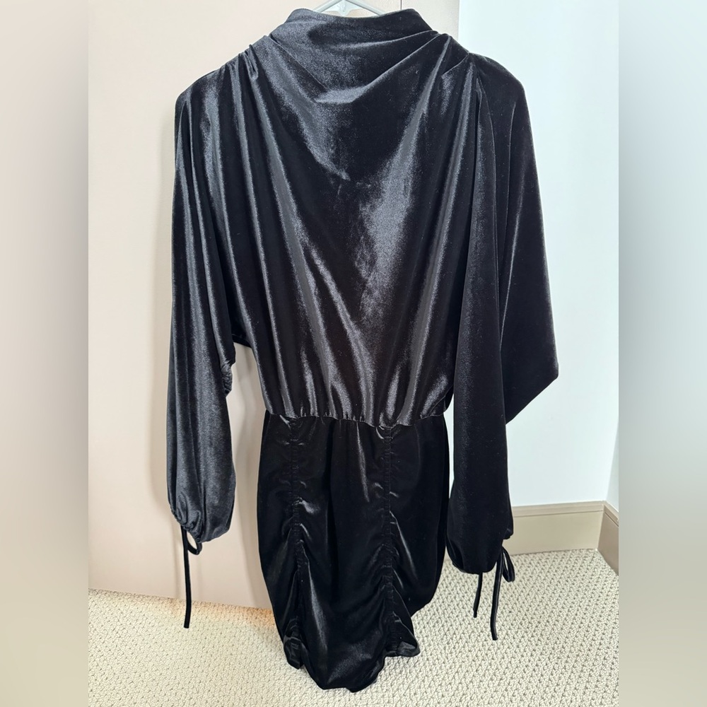 4SI3NNA Black Mini Dress with Mock Neck